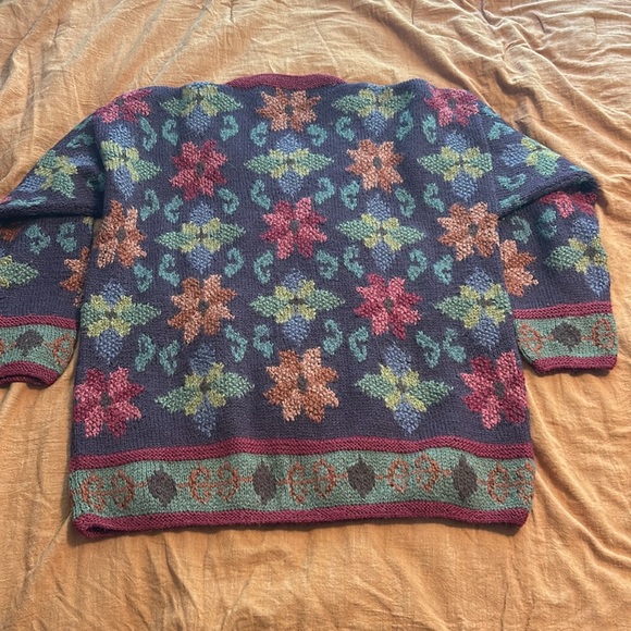 Peruvian connection, medium floral sweater - Picture 4 of 4